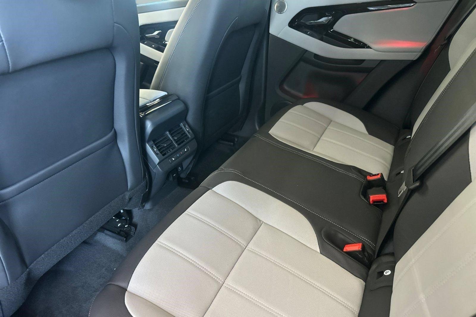 New 2026 Land Rover Range Rover Evoque Hoxton AWD/4WD image 28