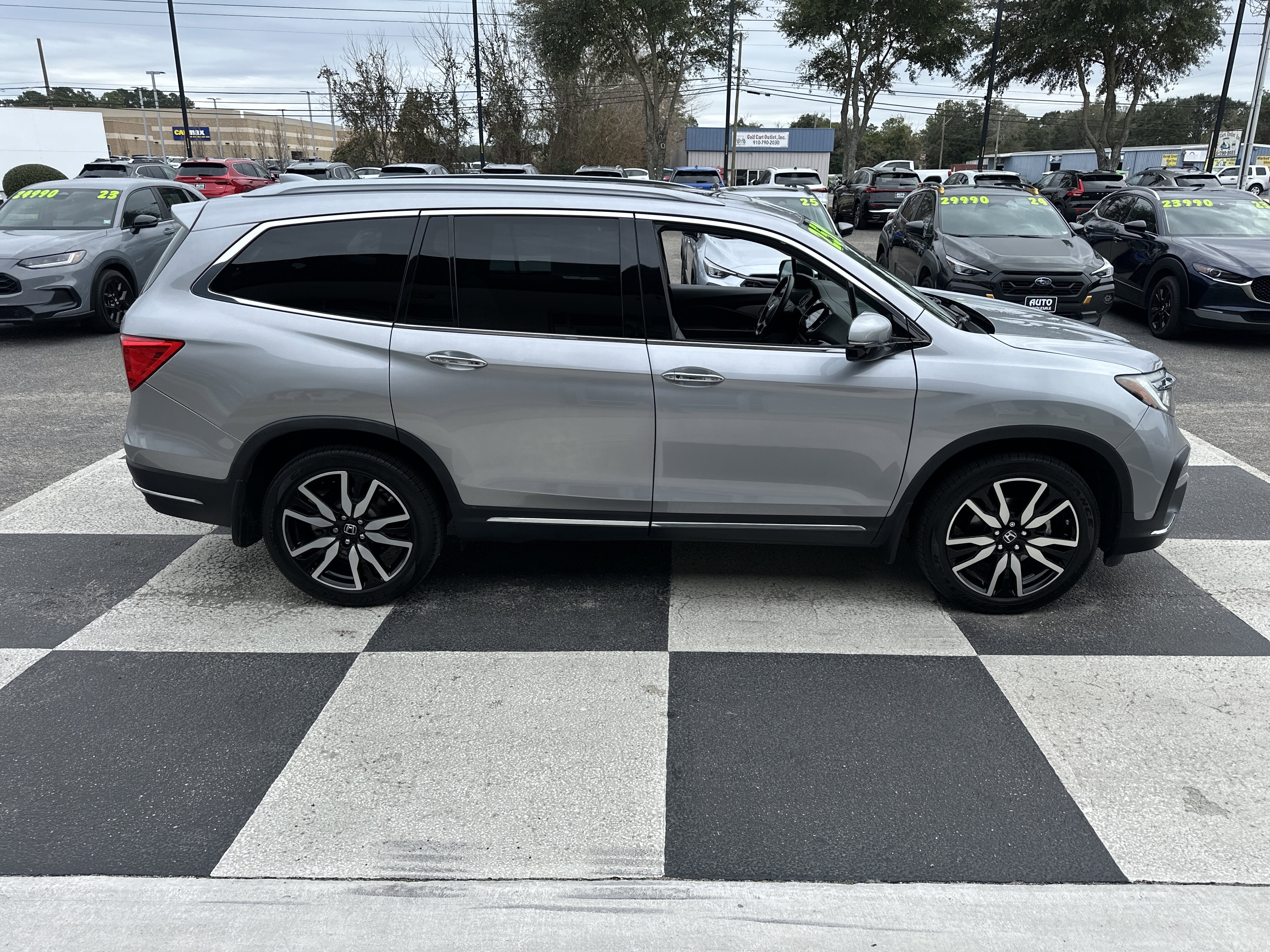 Used 2019 Honda Pilot Touring image 3