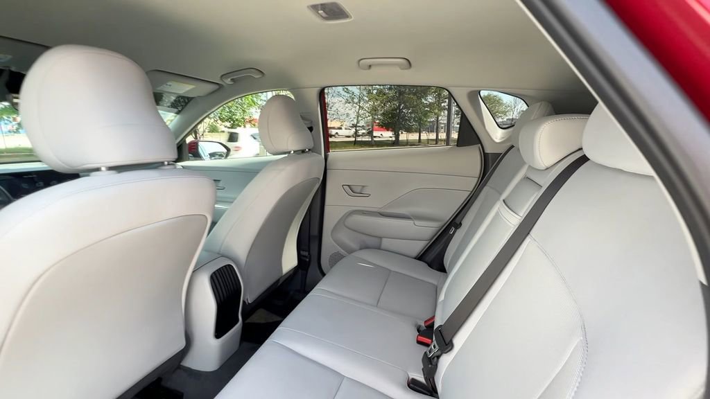 Certified 2025 Hyundai Kona SE image 36