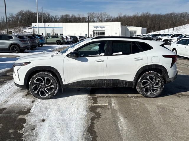 New 2026 Chevrolet Trax RS w/ Driver Confidence Package image 2