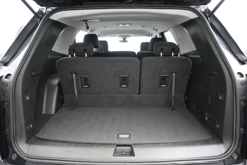 Used 2021 Chevrolet Traverse LS FWD image 23