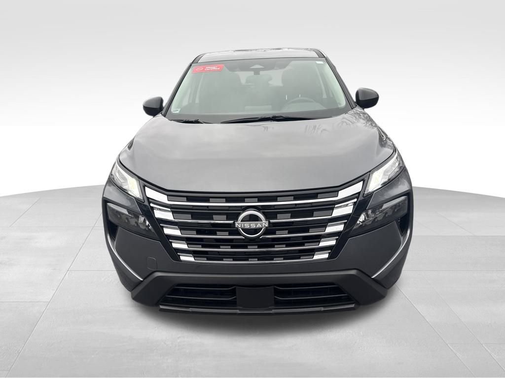 Used 2025 Nissan Rogue S image 9