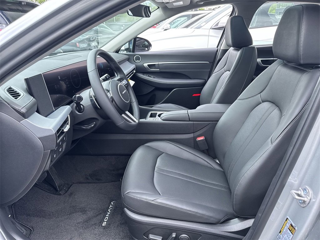 New 2025 Hyundai Sonata Limited image 12