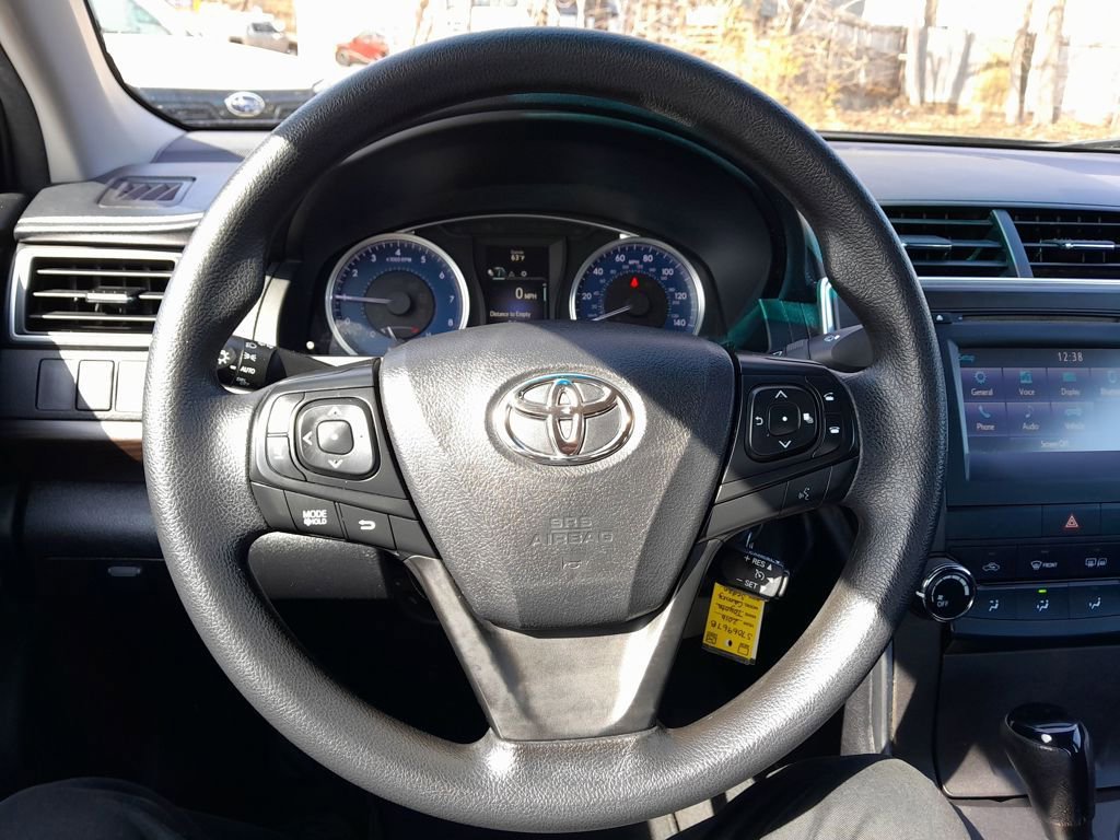 Used 2016 Toyota Camry LE image 17