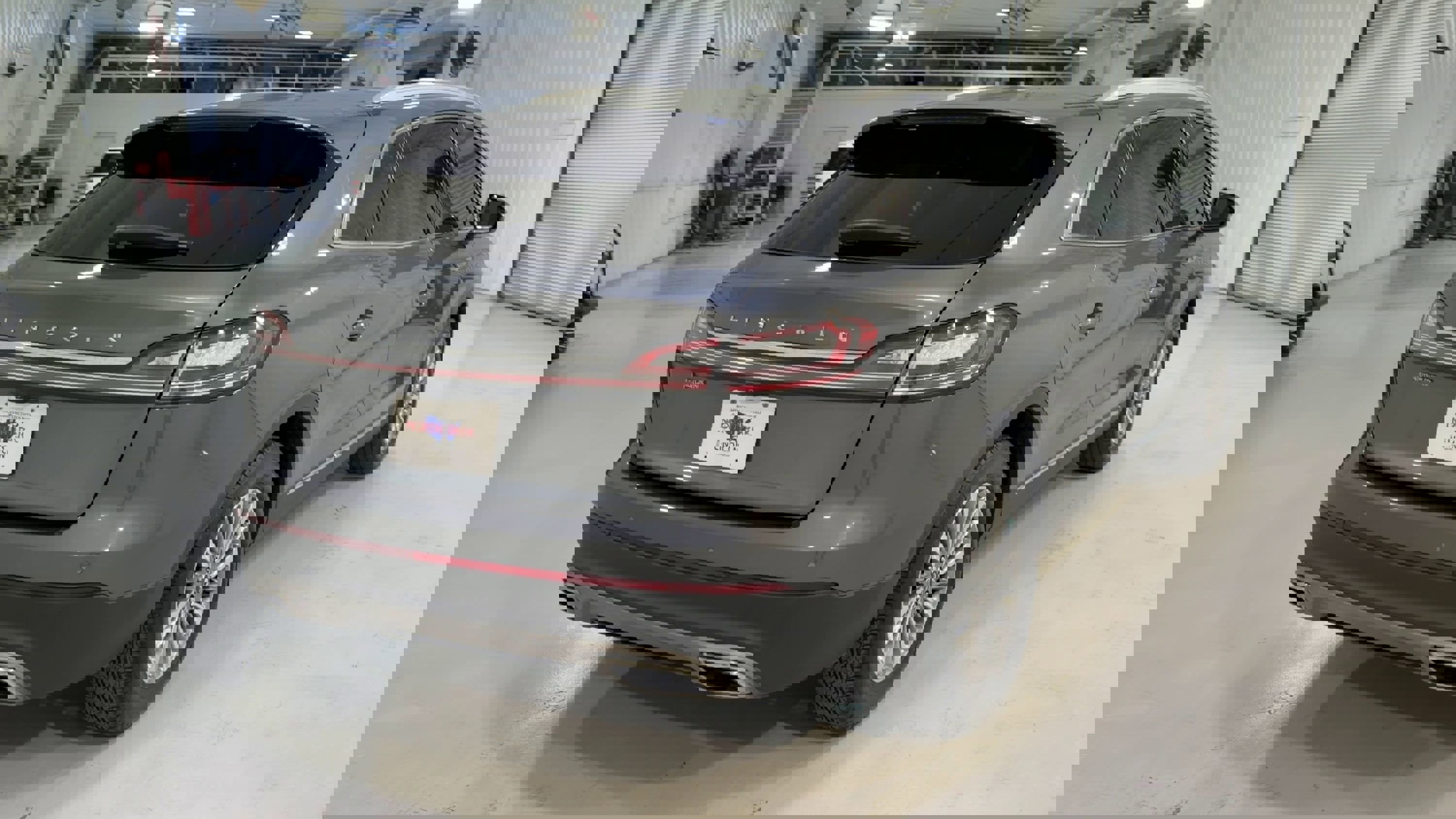 Used 2022 Lincoln Nautilus FWD w/ Premium Package image 9