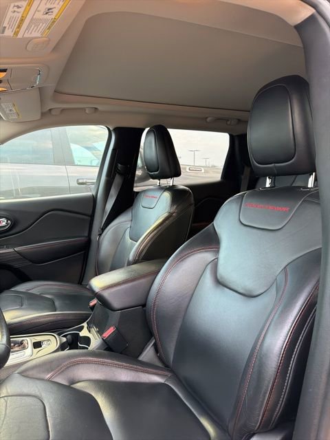 Used 2015 Jeep Cherokee Trailhawk w/ Comfort/Convenience Group image 9