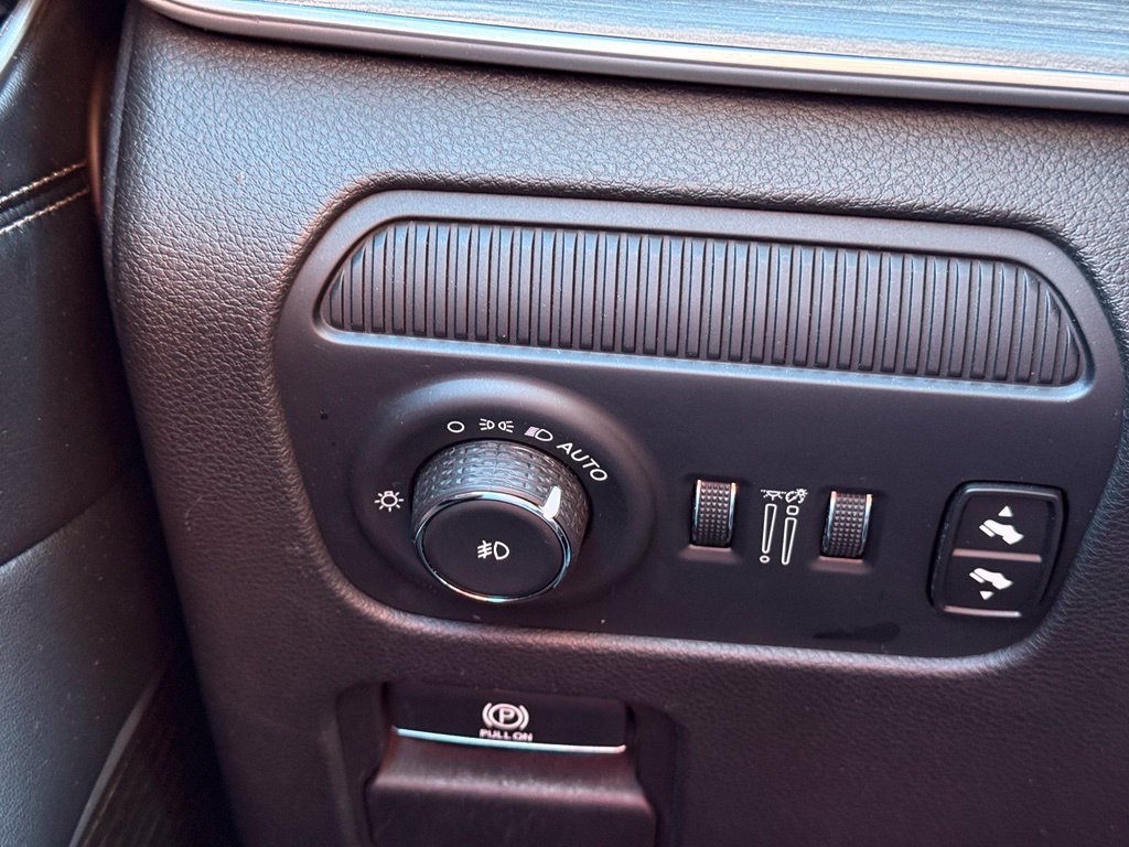 Used 2024 Jeep Wagoneer Series II AWD/4WD image 19