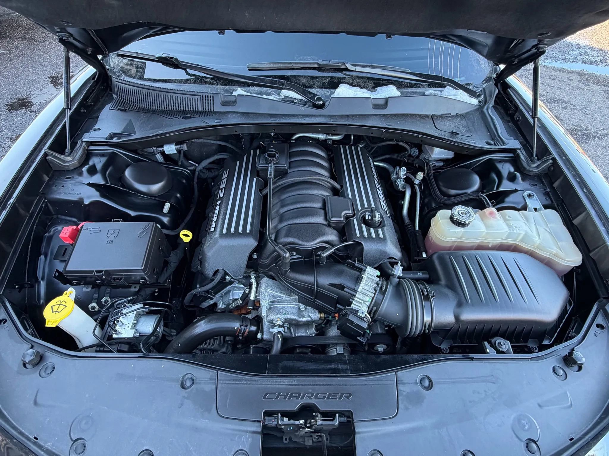 Used 2016 Dodge Charger SRT w/ Technology Group image 46