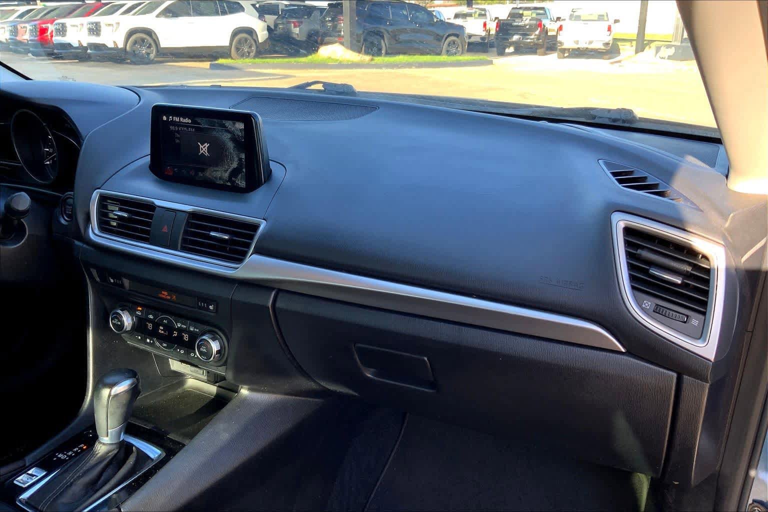 Used 2017 MAZDA MAZDA3 Touring w/ Popular Equipment Package image 18