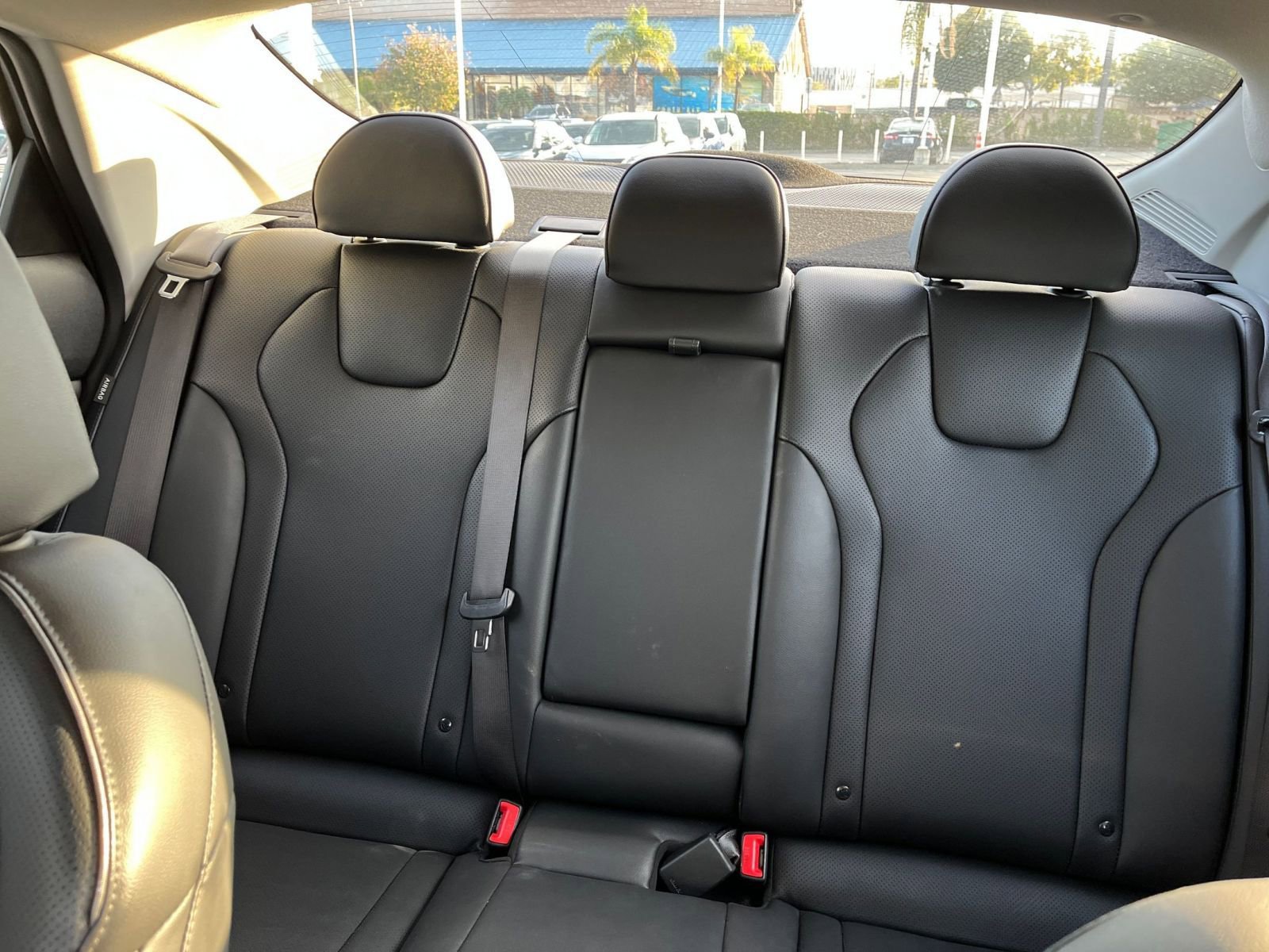 Used 2025 Hyundai Elantra Limited image 38