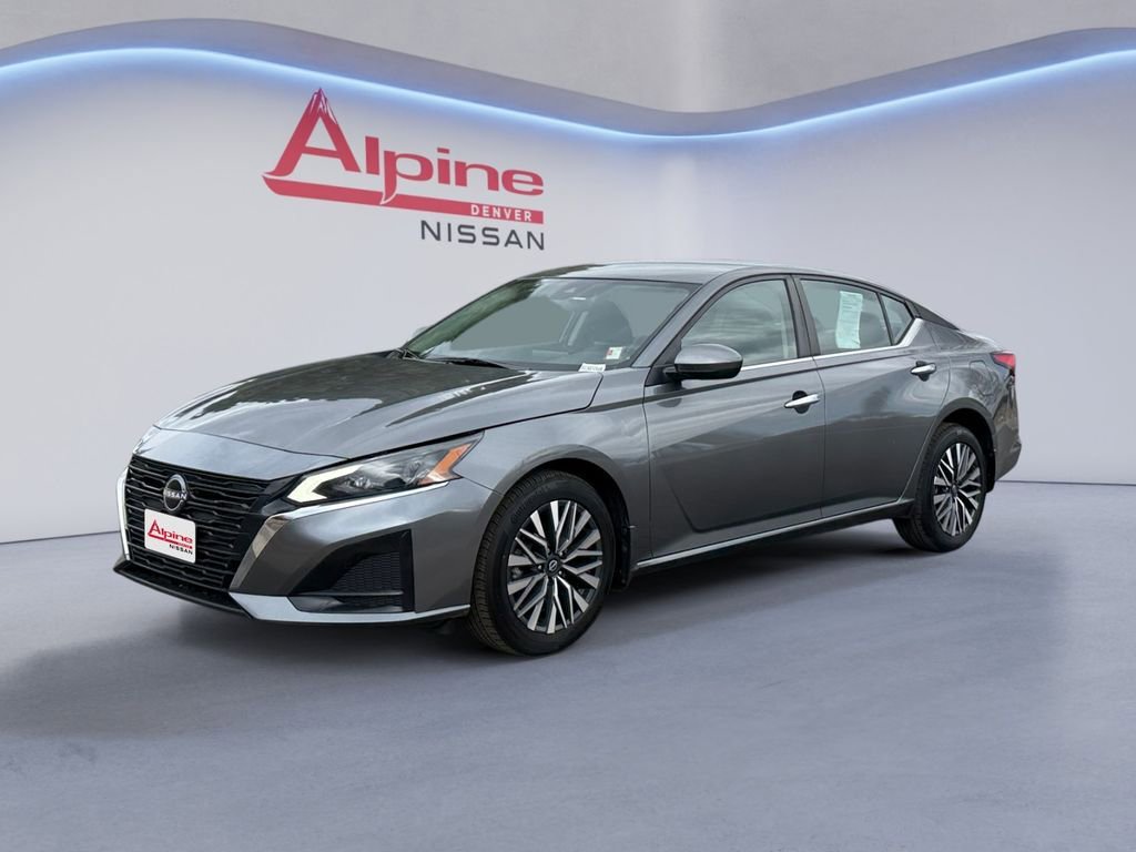 Used 2023 Nissan Altima 2.5 SV image 1