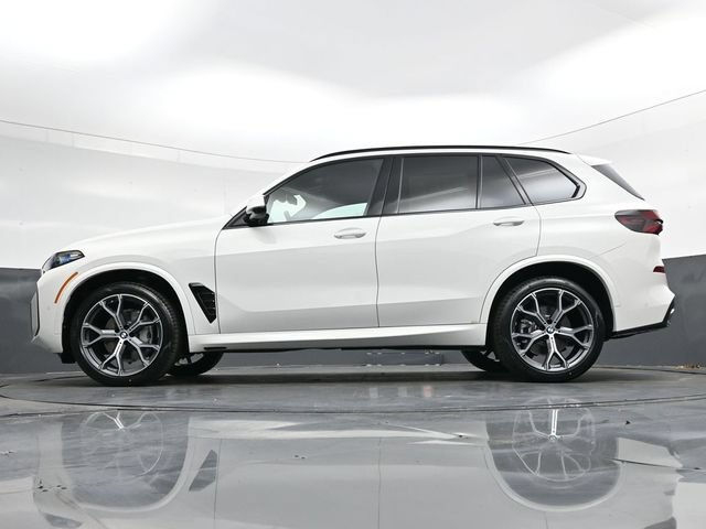 Used 2026 BMW X5 xDrive40i w/ M Sport Package AWD/4WD image 33