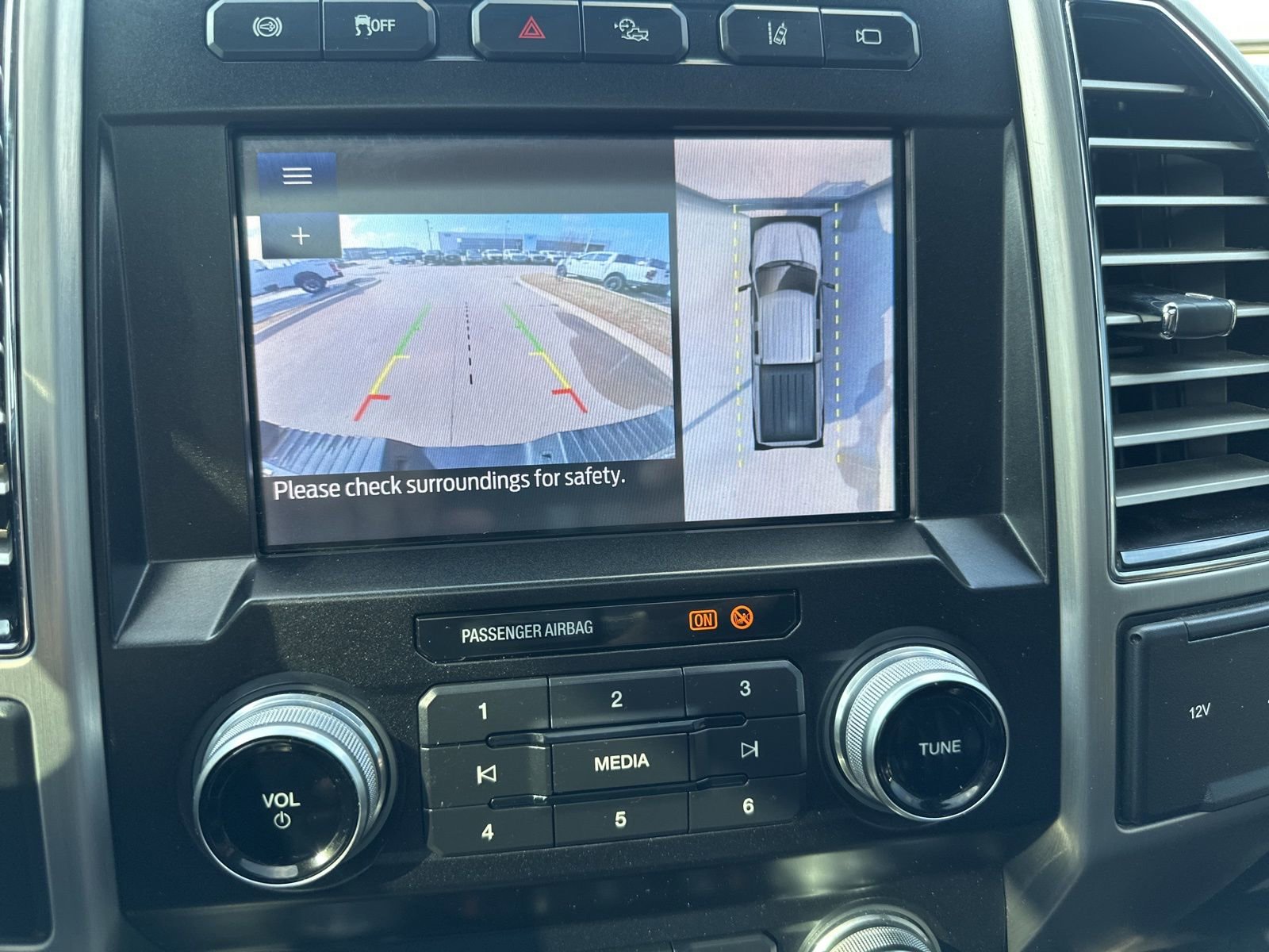 Used 2021 Ford F350 Platinum w/ Tremor Off-Road Package image 23