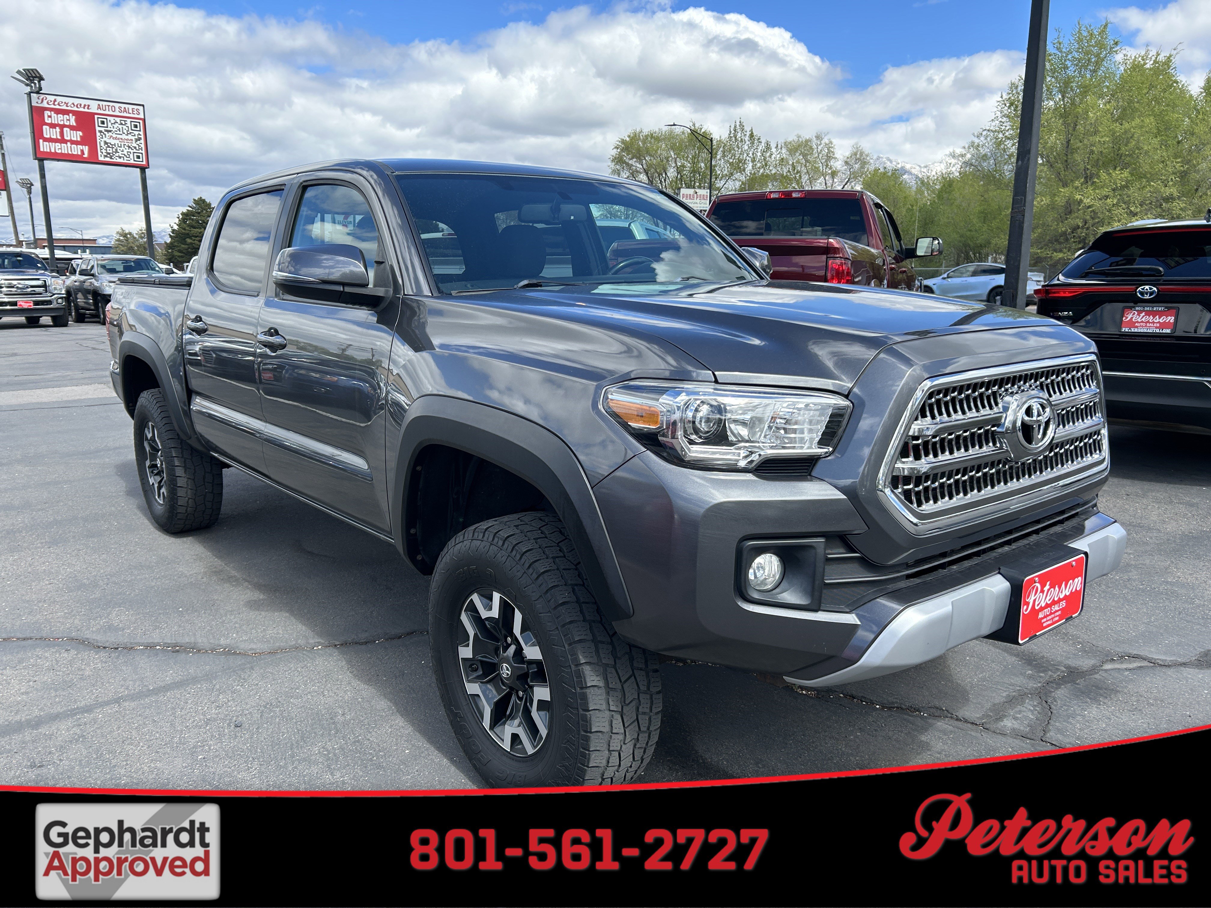Used 2017 Toyota Tacoma TRD Off-Road w/ Tow Package (A/T)