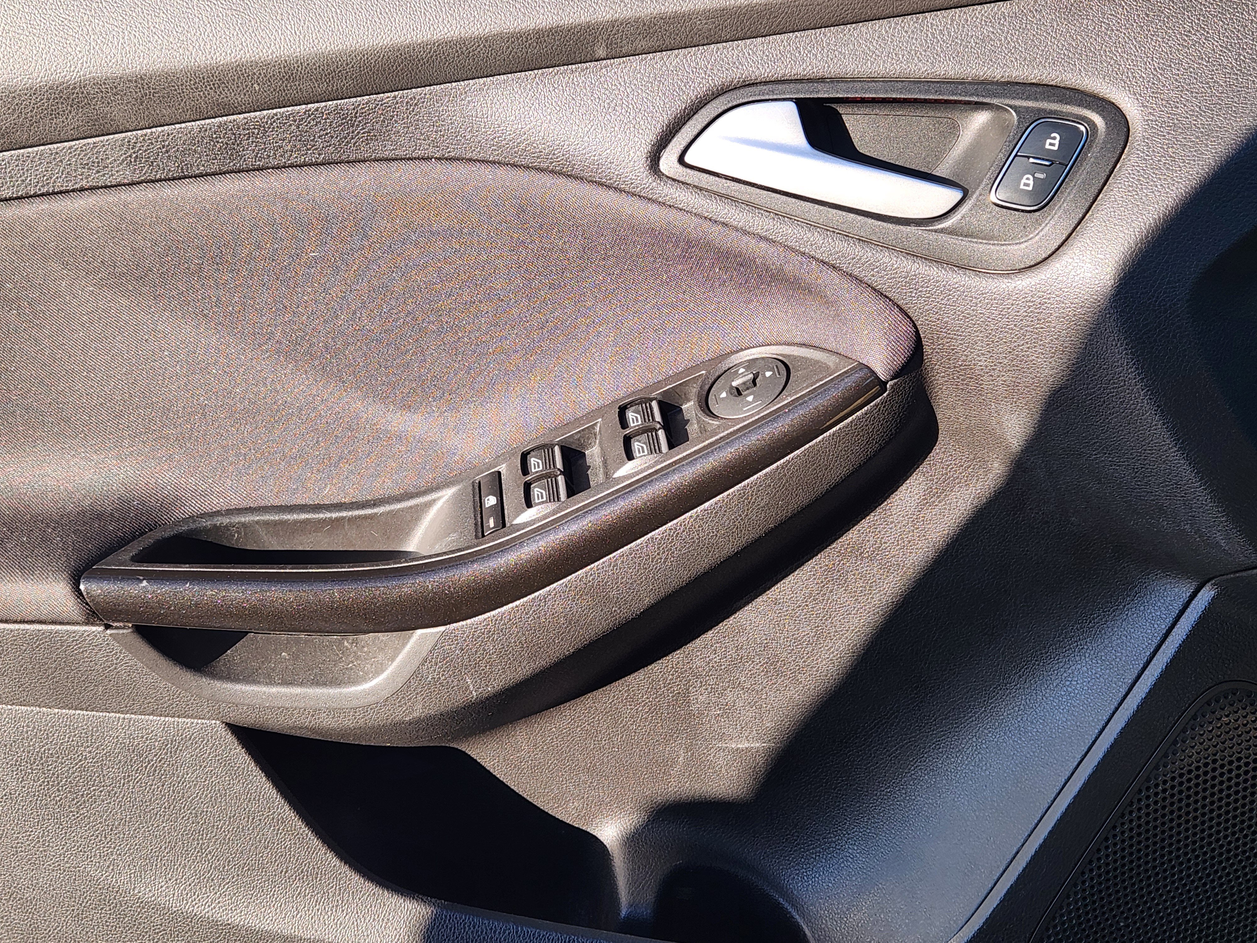 Used 2017 Ford Focus Titanium image 23