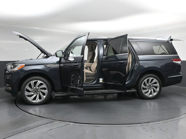Certified 2024 Lincoln Navigator L Reserve AWD/4WD image 55