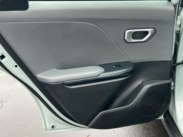 Used 2025 Kia K4 LXS image 29
