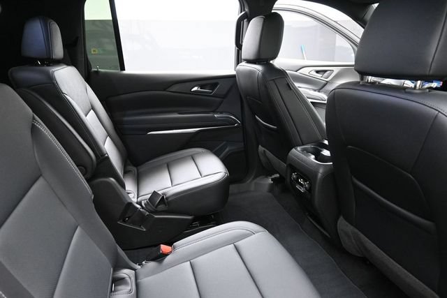 Used 2026 Chevrolet Traverse LT w/ Midnight/Sport Edition FWD image 32