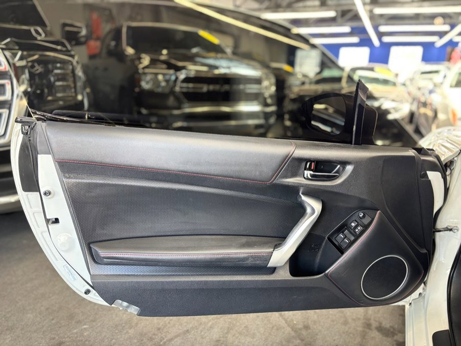 Used 2020 Subaru BRZ Limited RWD image 9