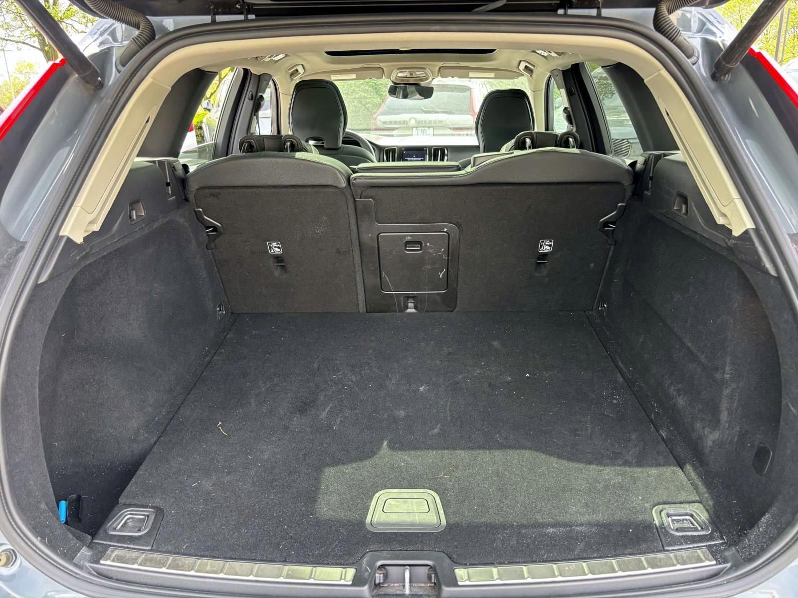 Used 2023 Volvo XC60 B5 Plus w/ Climate Package image 9