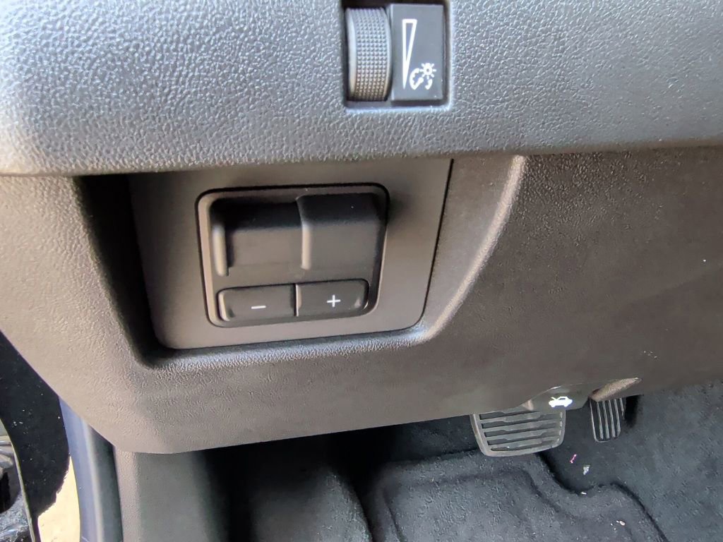 New 2025 GMC Canyon AT4 w/ Nightfall Edition image 15