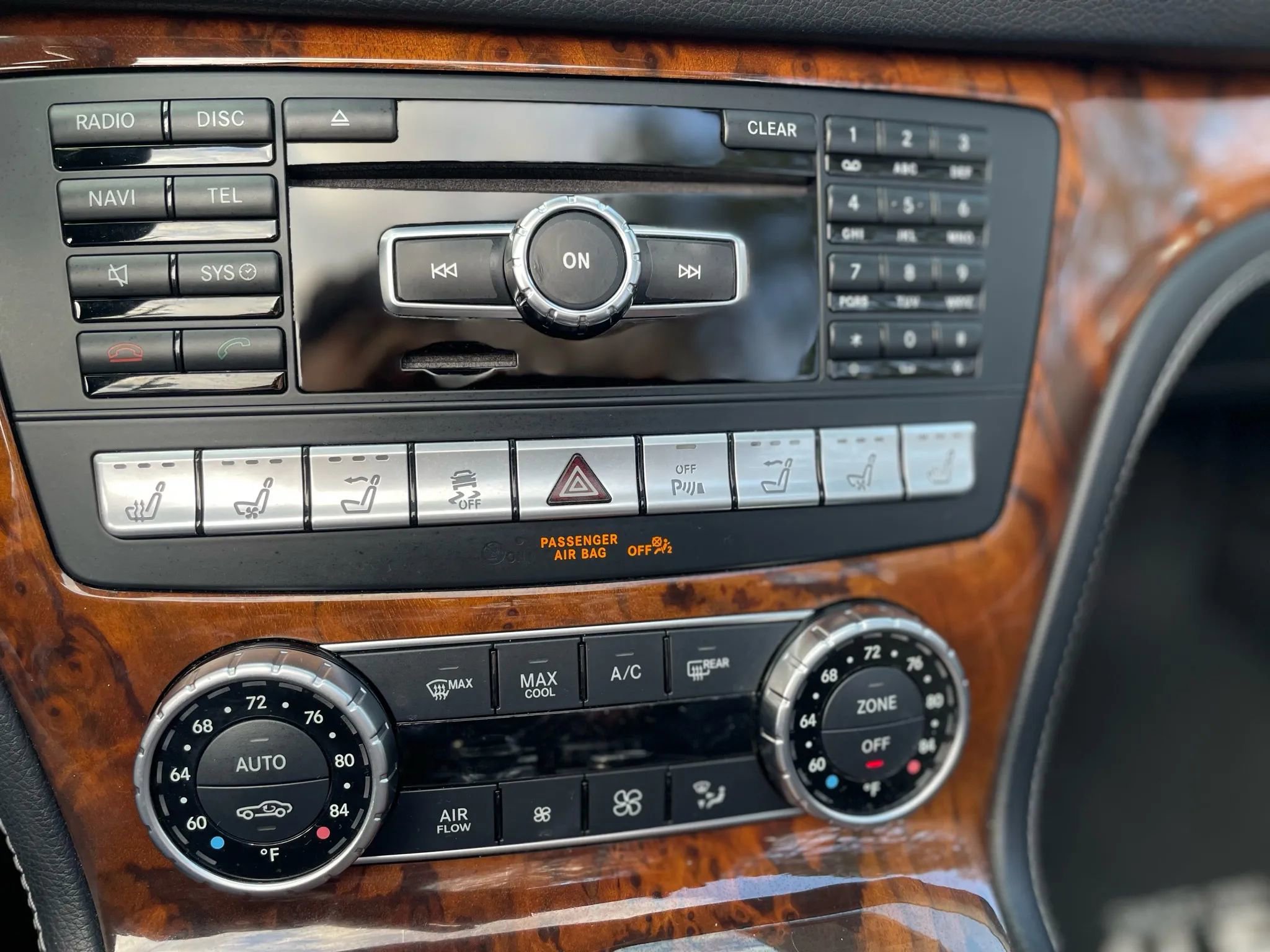 Used 2016 Mercedes-Benz SL 550 w/ Driver Assistance Package image 34