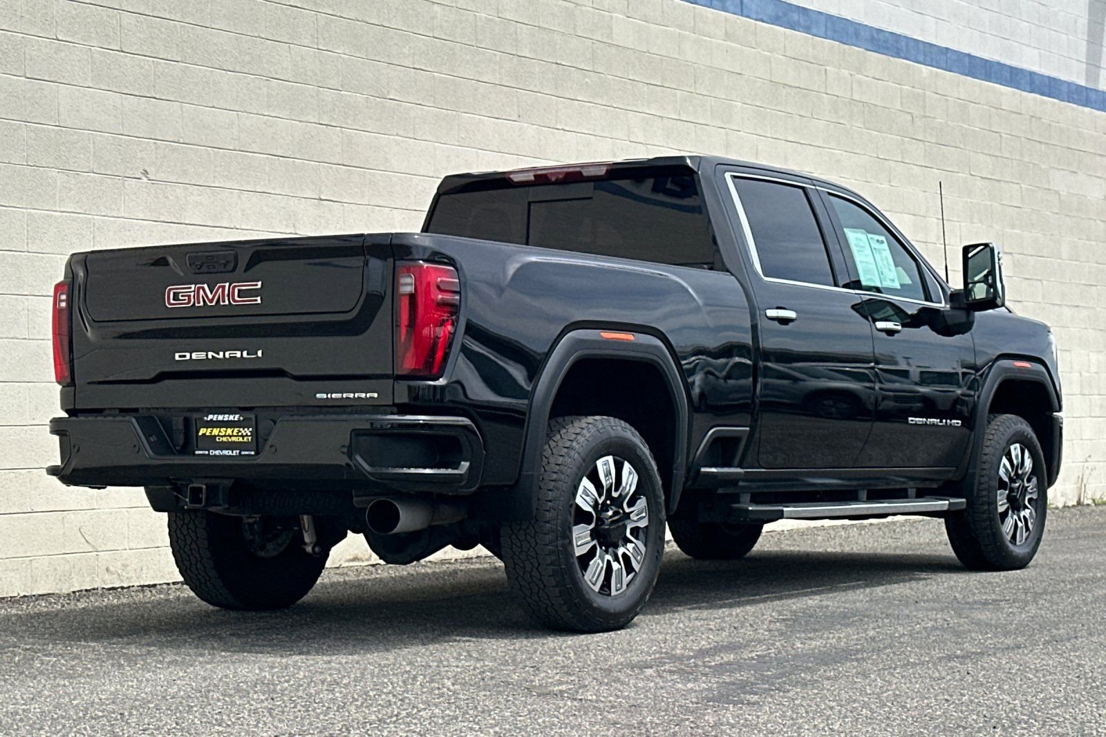 Certified 2024 GMC Sierra 2500 Denali w/ Denali Reserve Package image 4
