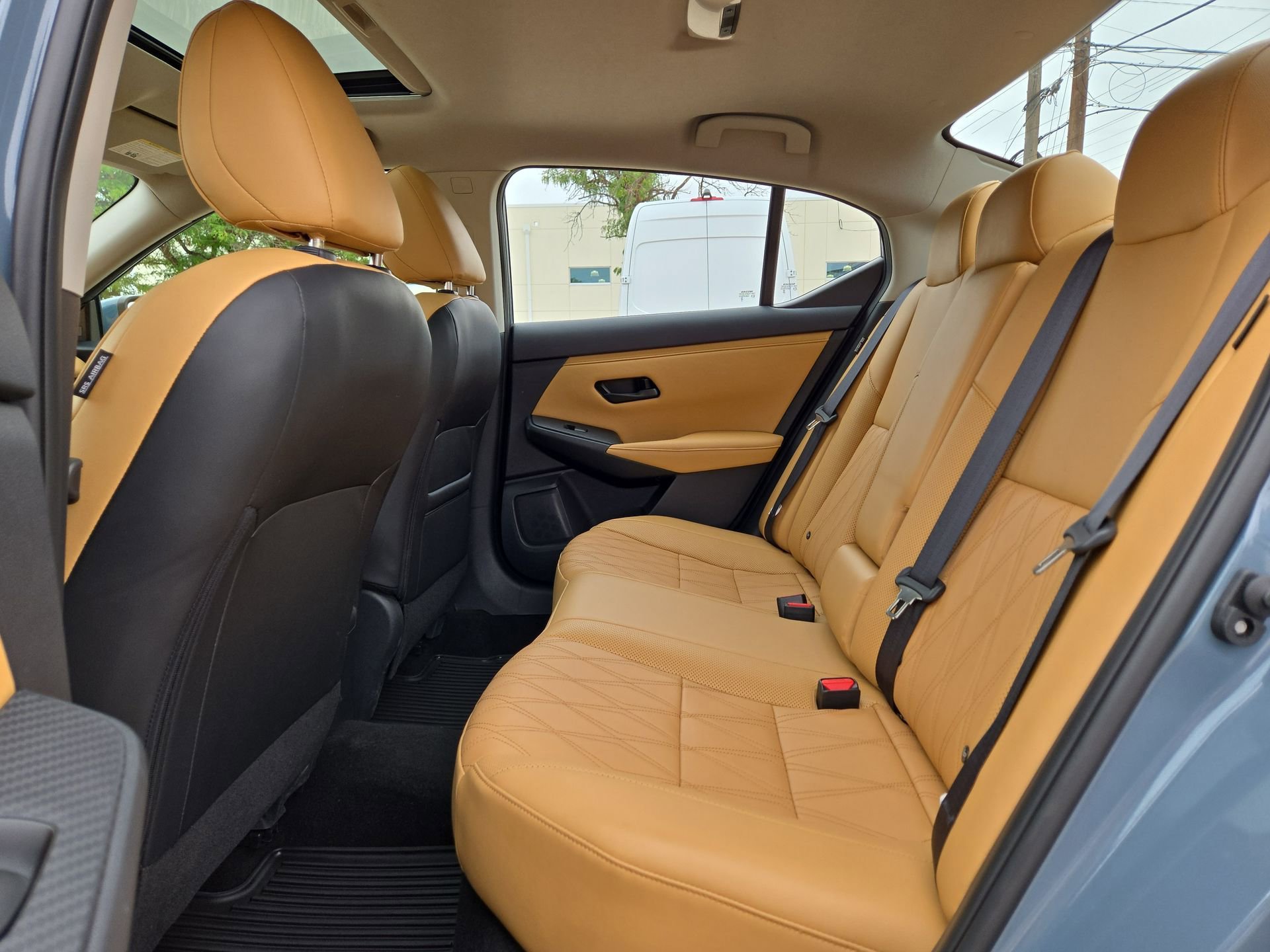 Used 2025 Nissan Sentra SV w/ SV Premium Package FWD image 13