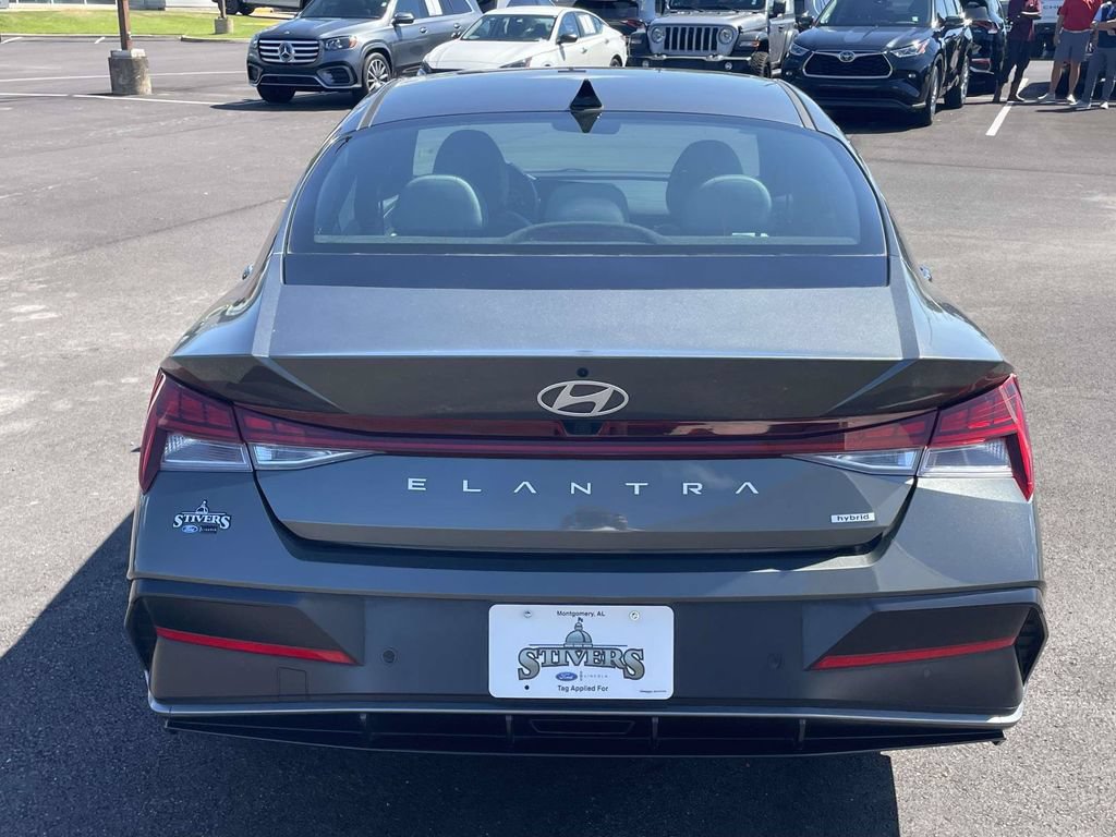 Used 2024 Hyundai Elantra Limited FWD image 4