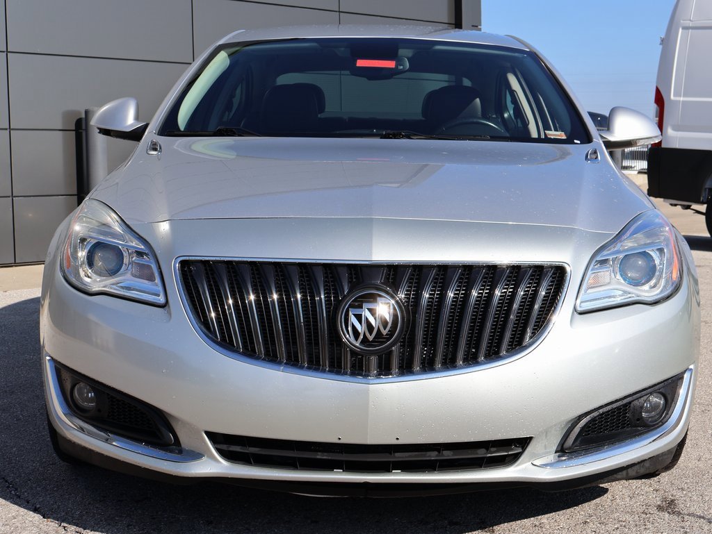 Used 2016 Buick Regal image 7