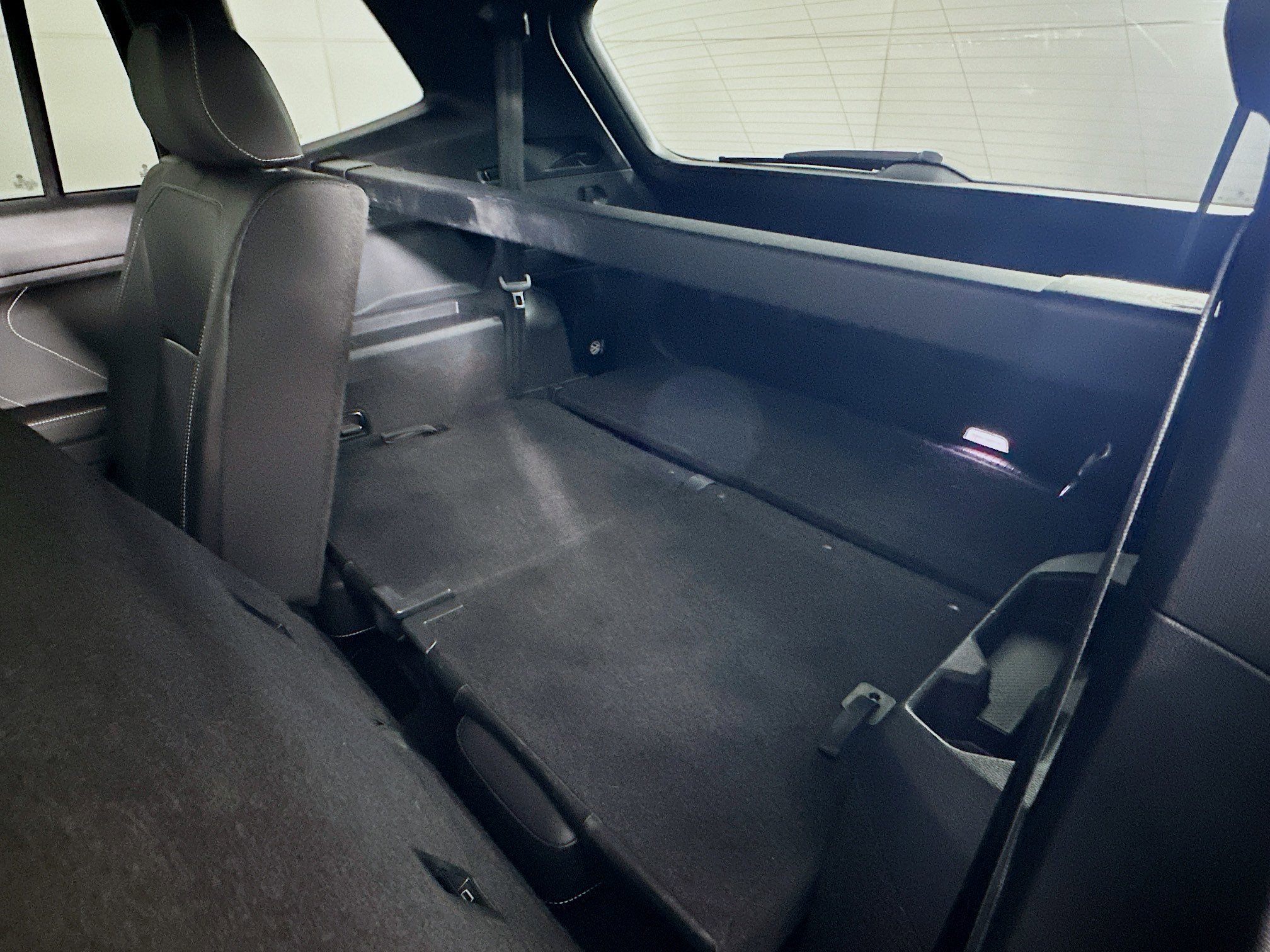 Used 2022 Volkswagen Tiguan SE R-Line image 29