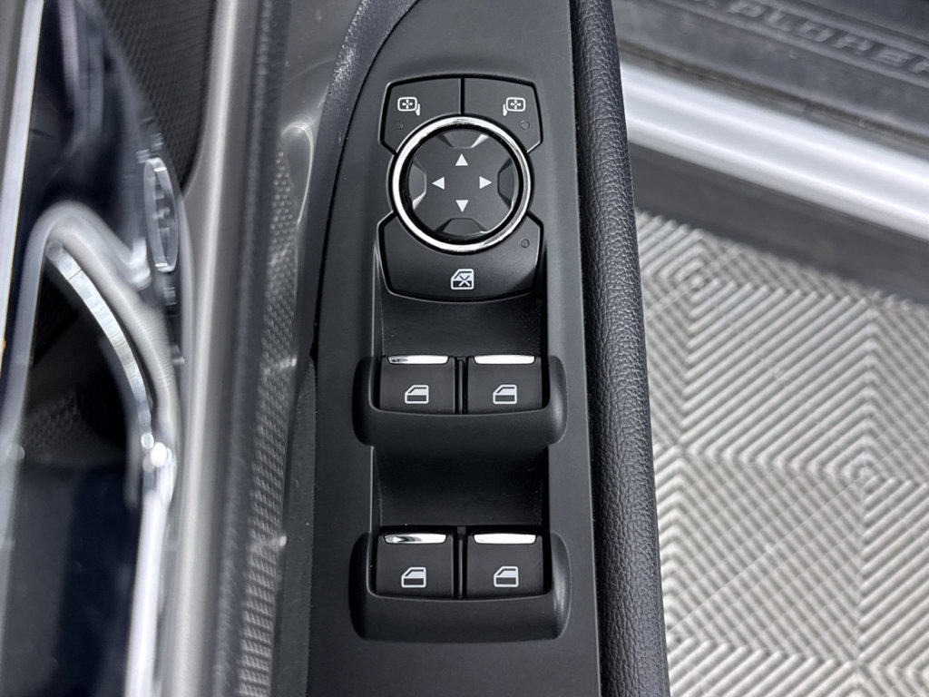 Used 2019 Ford Explorer XLT w/ Equipment Group 202A AWD/4WD image 24