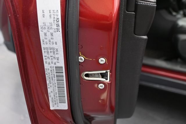 Used 2019 Jeep Cherokee Latitude Plus AWD/4WD image 18