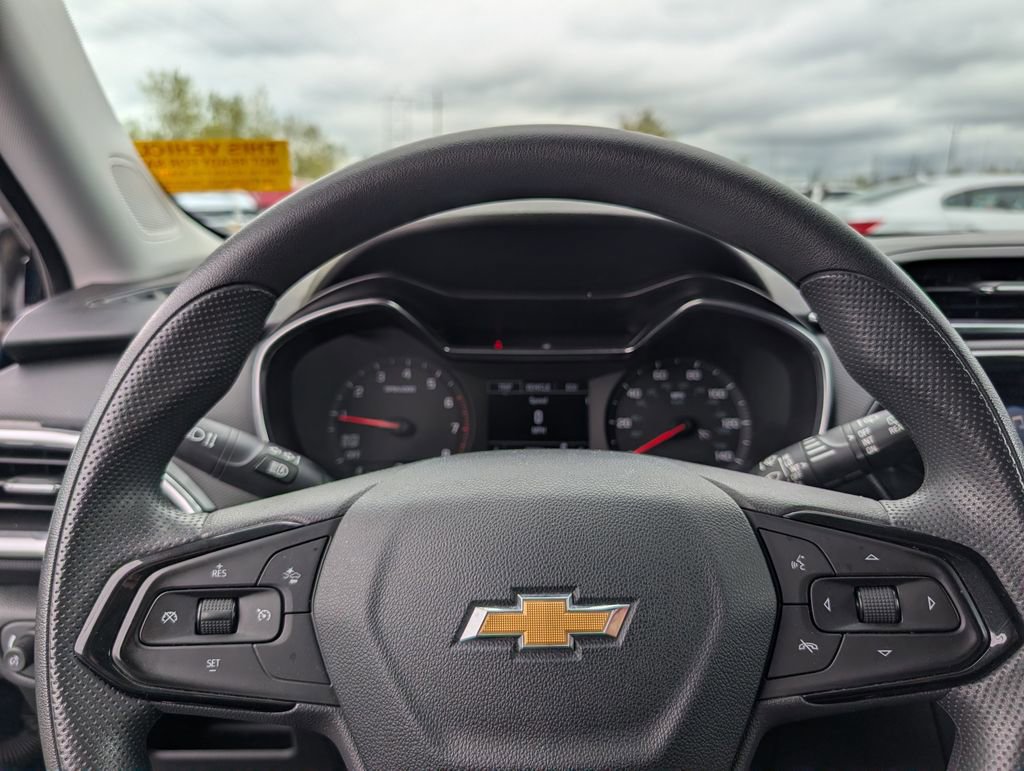 Used 2021 Chevrolet TrailBlazer LT w/ Convenience Package FWD image 11