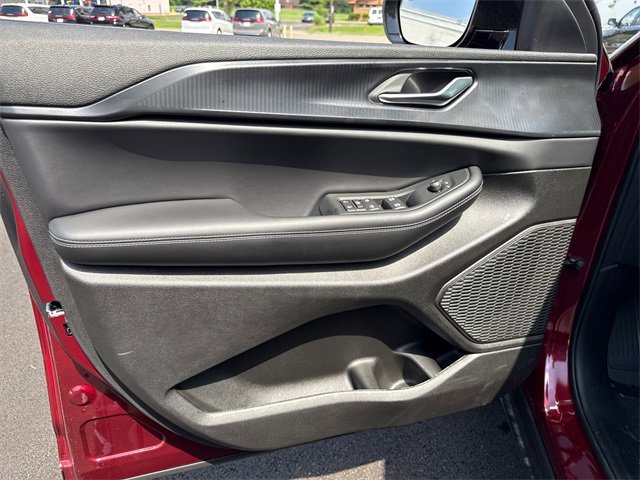 New 2025 Jeep Grand Cherokee L Altitude image 12