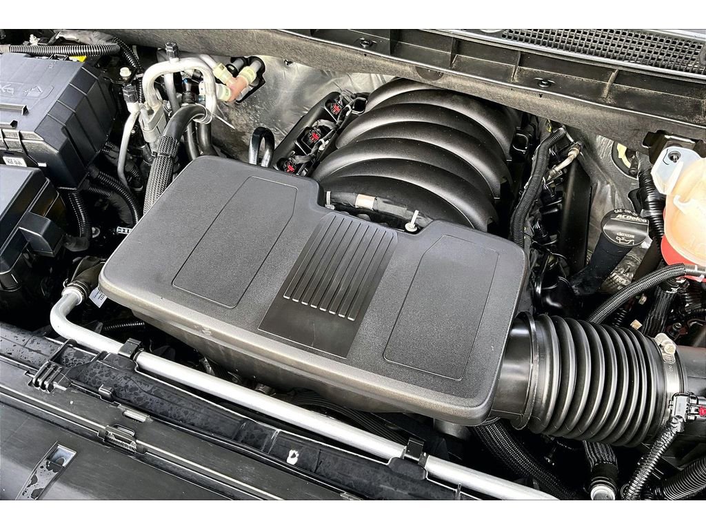 Used 2023 GMC Yukon AT4 w/ LPO, Floor Liner Package image 28