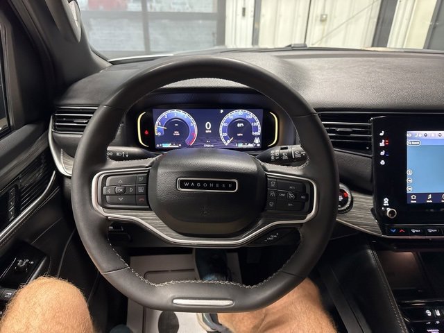 Used 2024 Jeep Wagoneer L Series II image 14