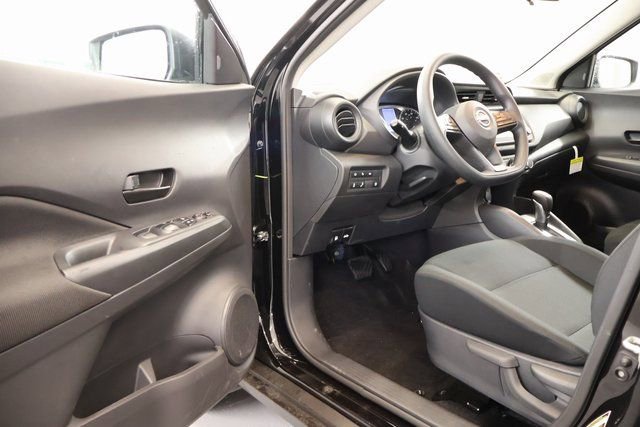 New 2025 Nissan Kicks Play S image 8