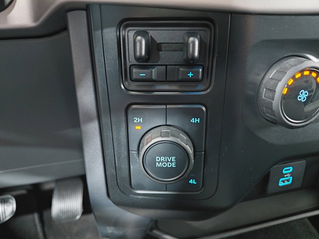 Used 2023 Ford F150 XLT w/ XTR Package image 28