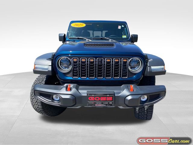 Used 2025 Jeep Gladiator Mojave w/ Convenience Group AWD/4WD image 2