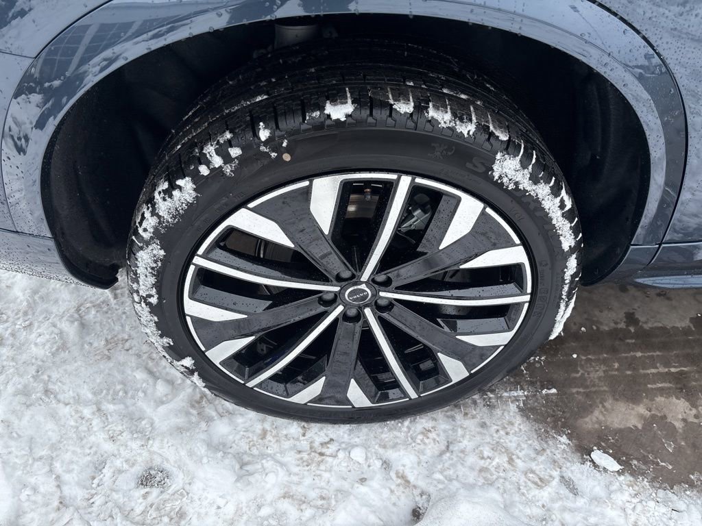New 2026 Volvo XC90 B6 Ultra w/ Protection Package image 15
