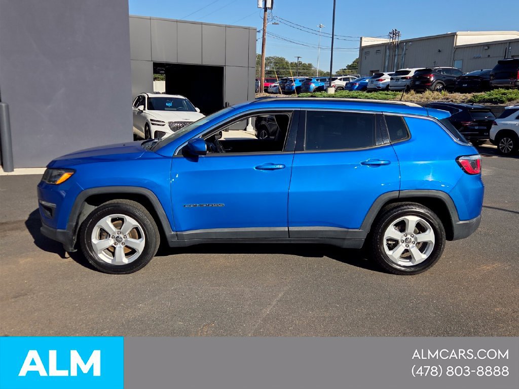 Used 2019 Jeep Compass Latitude FWD image 2