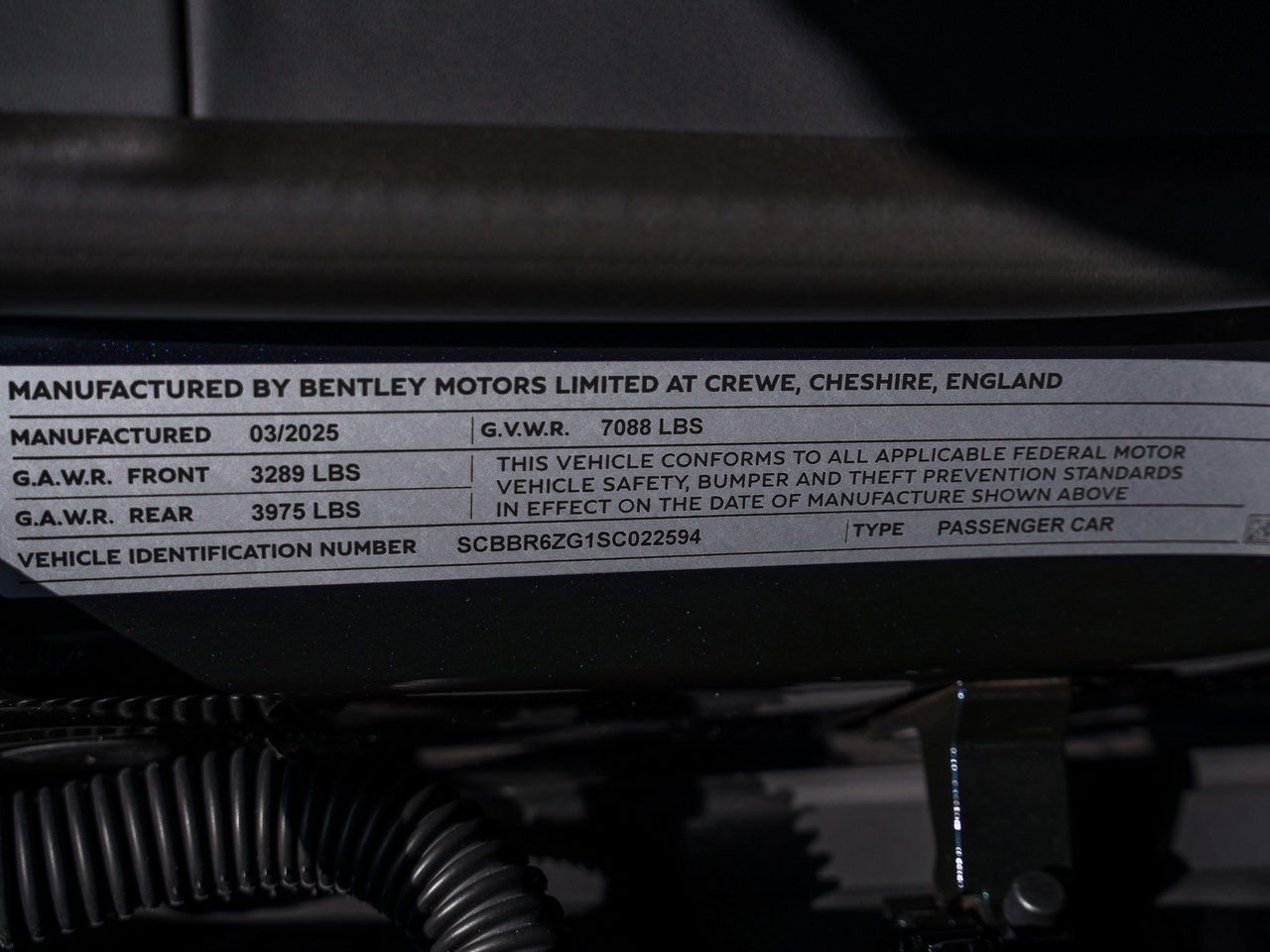 Used 2025 Bentley Flying Spur Plug-In Hybrid image 40