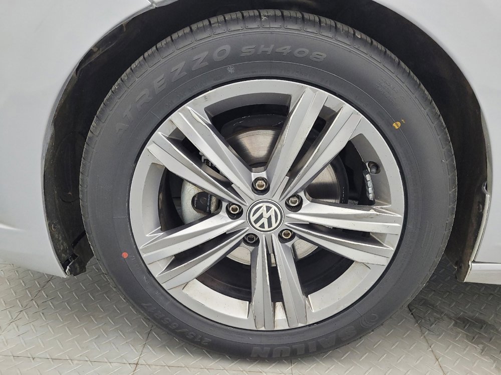Used 2020 Volkswagen Jetta R-Line FWD image 31