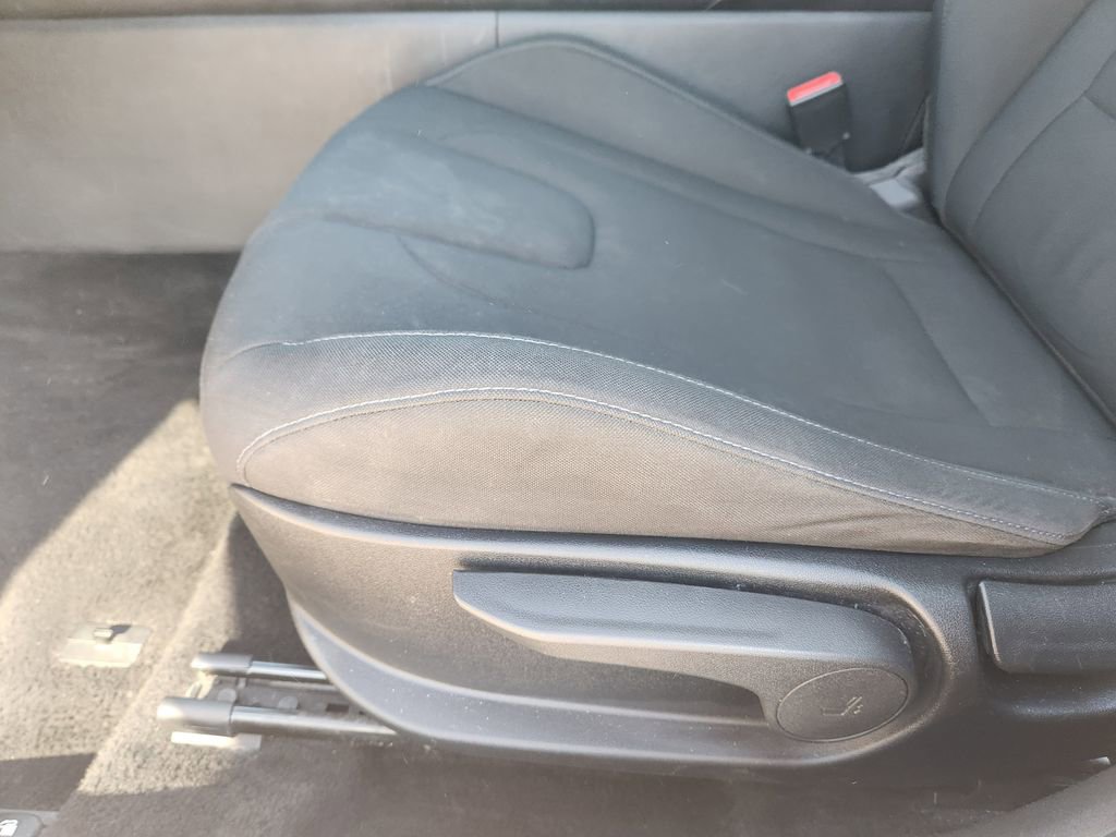 Used 2024 Hyundai Elantra SEL image 29