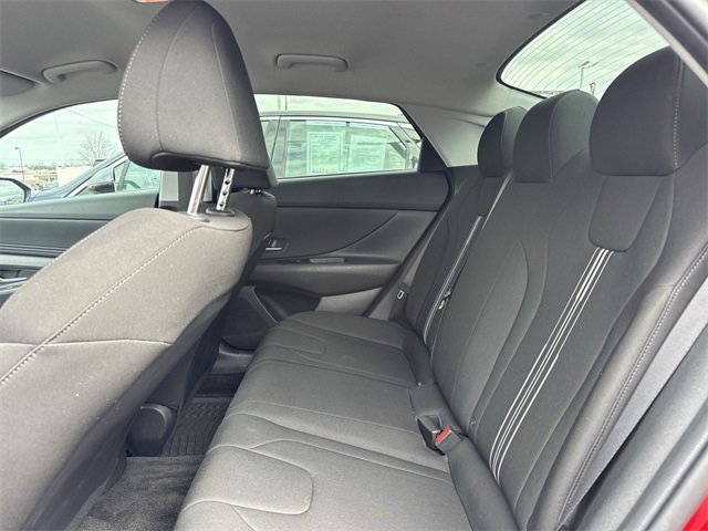 Used 2023 Hyundai Elantra SEL w/ Convenience Package image 9