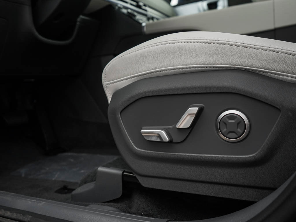 New 2026 Hyundai Santa Fe Limited AWD/4WD image 19