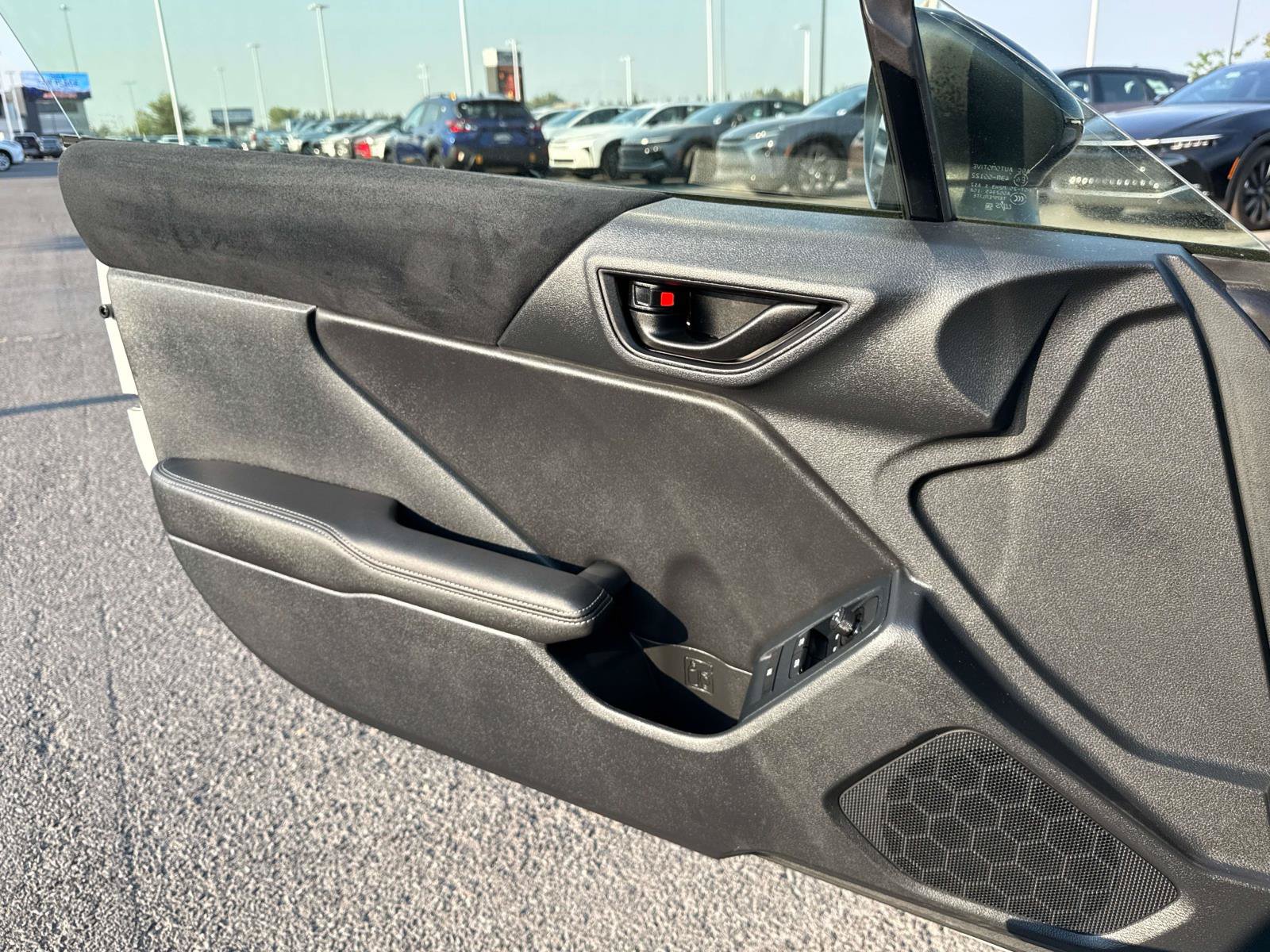 Used 2025 Toyota GR86 Premium w/ ALL Weather Mat Package (TMS) RWD image 12