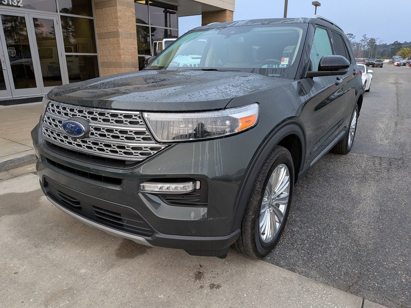 Certified 2023 Ford Explorer Limited w/ Equipment Group 301A image 8