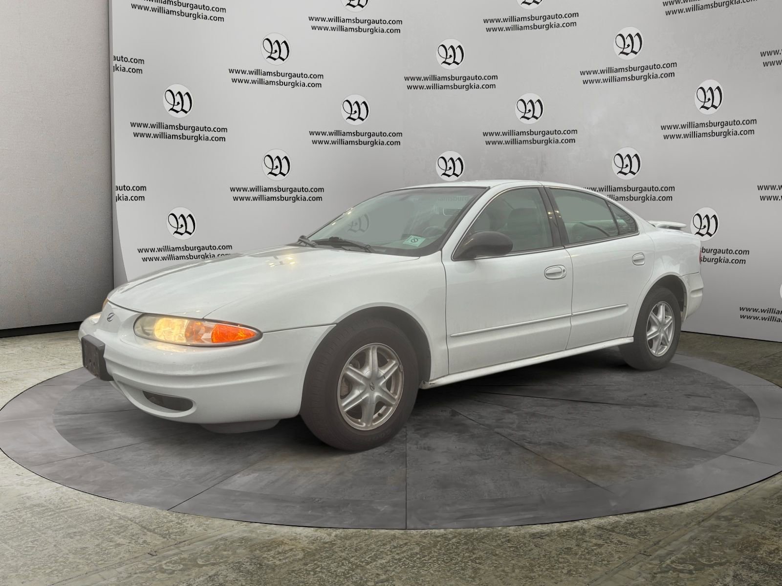 Used 2004 Oldsmobile Alero GL image 1
